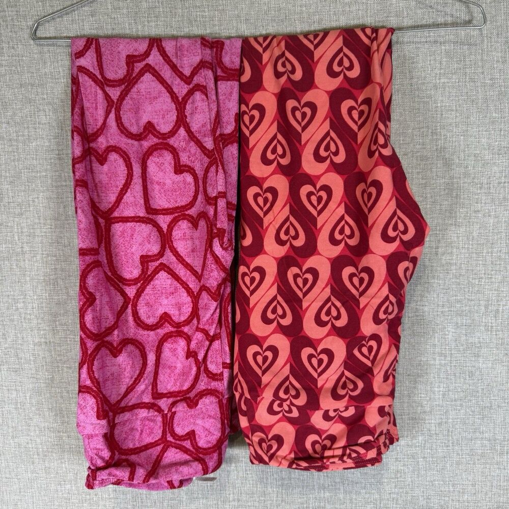 LuLaRoe Valentines Day Leggings Lot of 2 OS One Size Hearts Pink Red NW